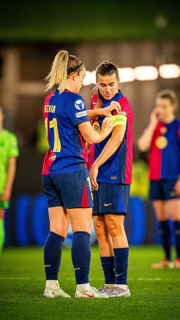 Barcelona midfielders Alexia Putellas and Patri Guijarro during domestic match