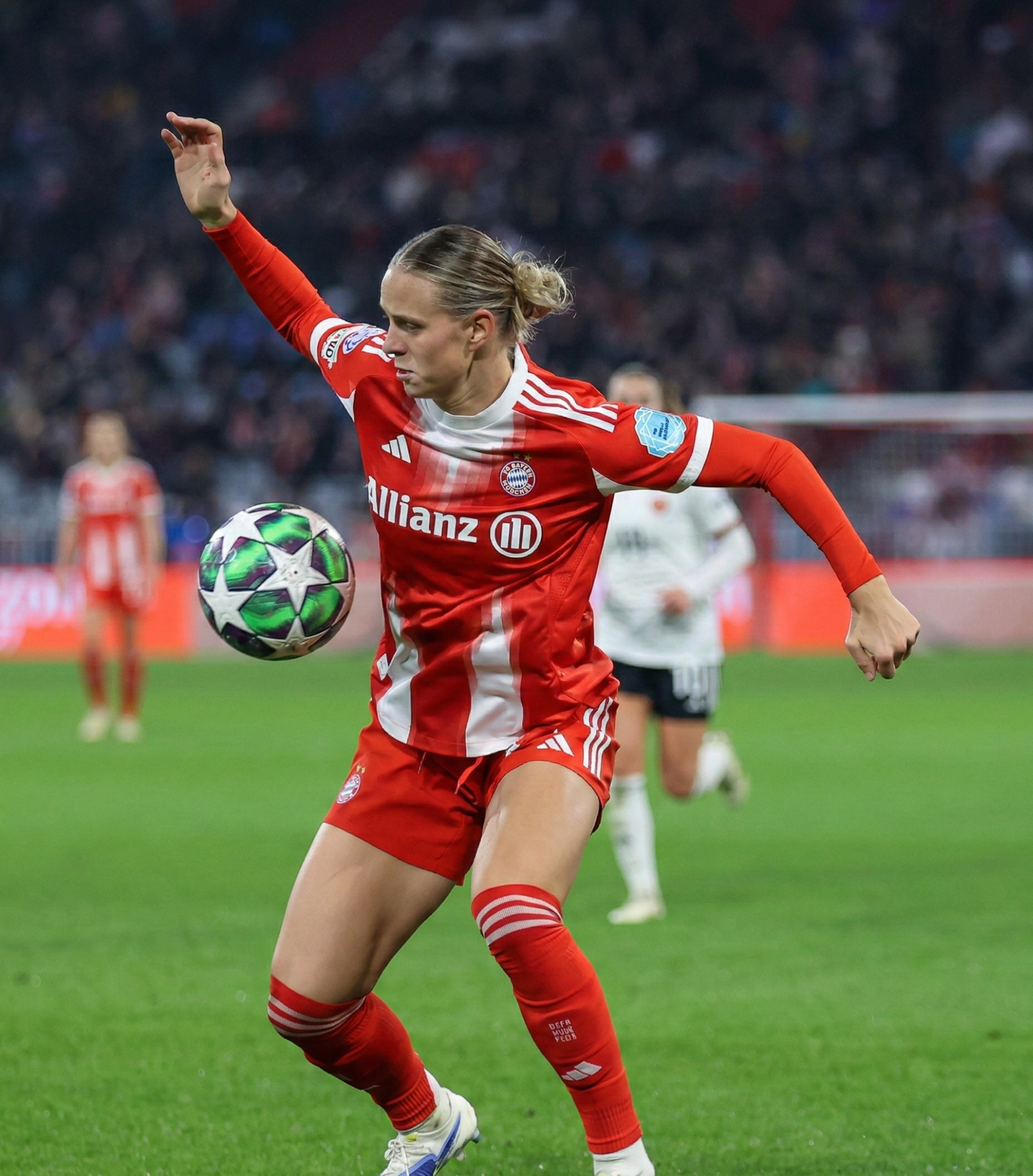 Bayern Munich winger Klara Bühl crosses the ball during UEFA Women’s Champions League match