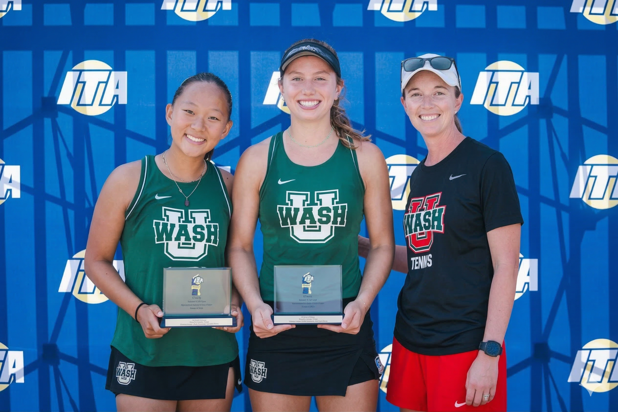 Eleanor Archer and Caitlin Bui win ITA Cup doubles national championship, October 2024, first in WashU programme history