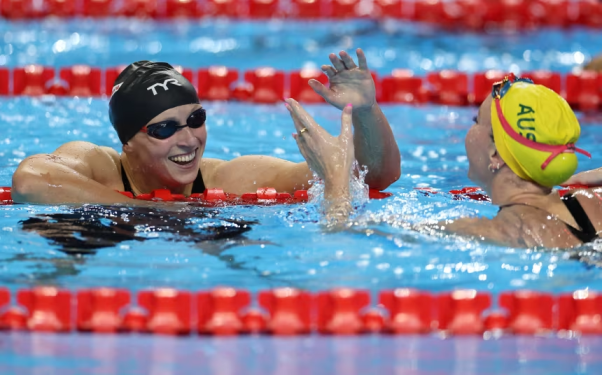 Women’s 800 metre freestyle race highlighting endurance competition in swimming championships