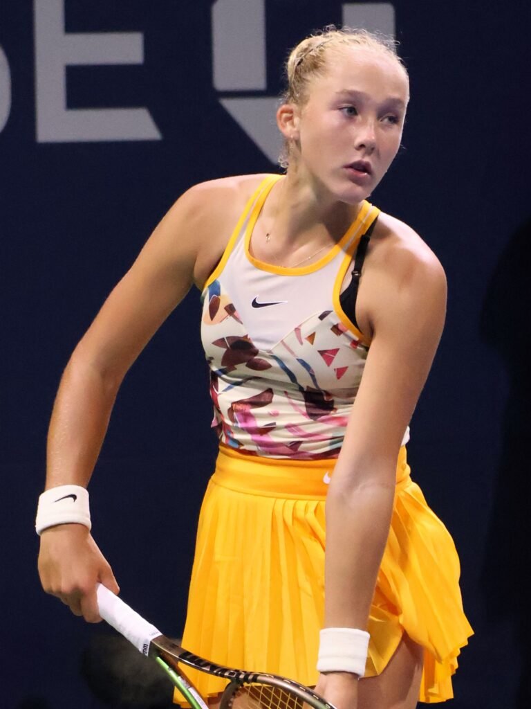 Mirra Andreeva, beaten by Zheng Qinwen in the China Open final